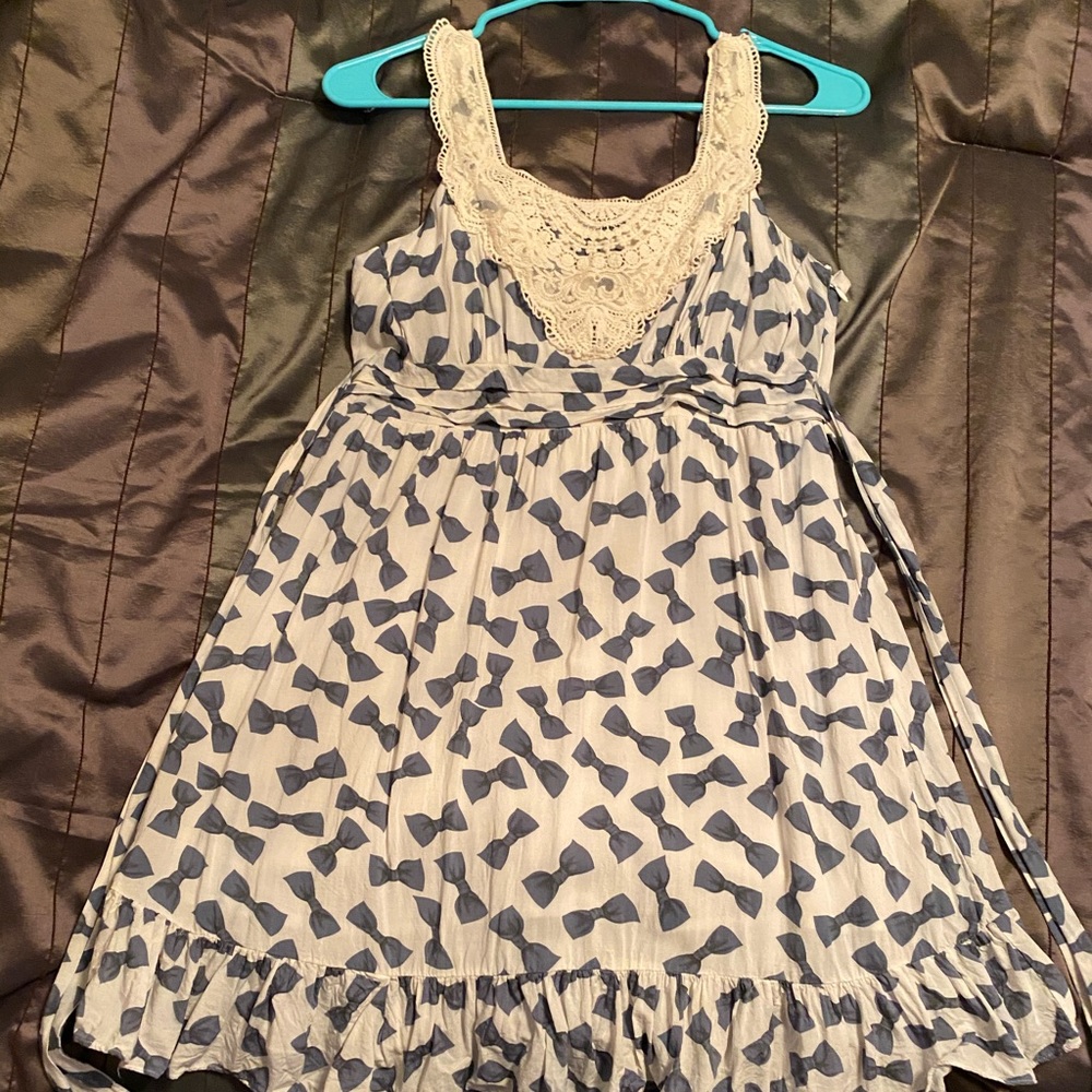 XXI brand bowtie dress